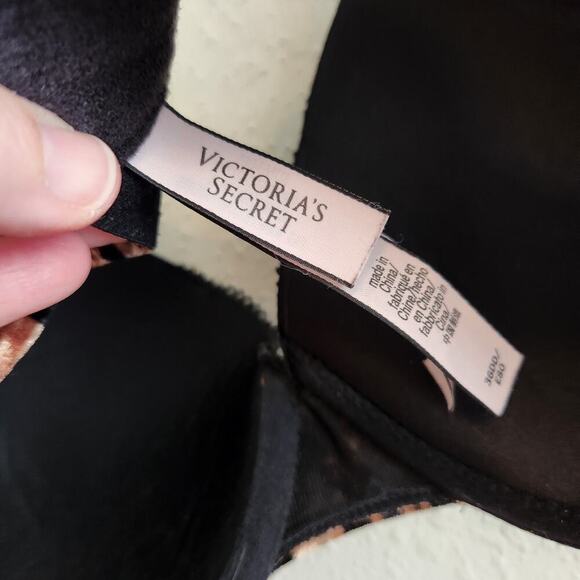 Victoria's Secret Size 36DD Black Lined Demi Bra - Picture 9 of 10